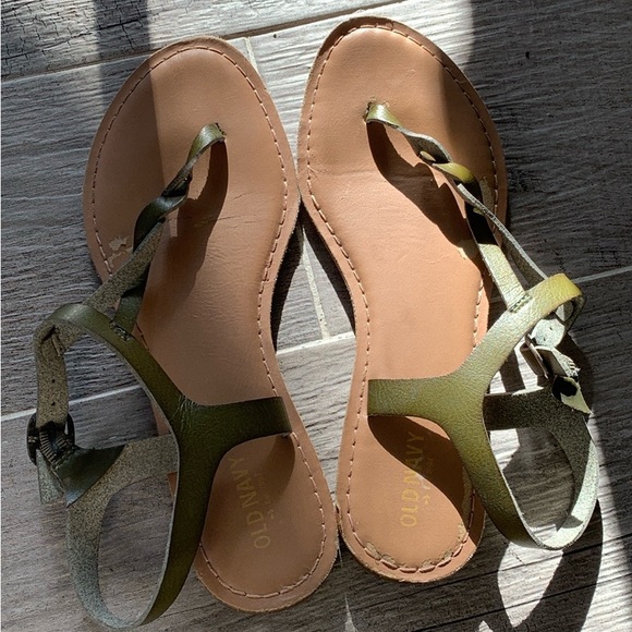 Old Navy Olive Twist T-Strap Sandals - Picture 2 of 9